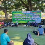 DLH Kota Probolinggo mengungkap kondisi pencemaran Sungai Umbul ke warga. Foto: Ecoton