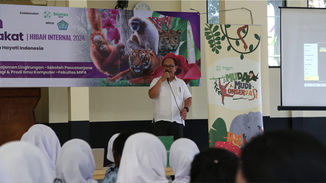 Kegiatan literasi biodiversitas siswa SMA di Bogor. Foto: Belantara Foundation