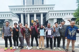 Tim Advokasi menggugat aturan izin tambang ormas agama ke MA. Foto: Tim Advokasi Tolak Tambang