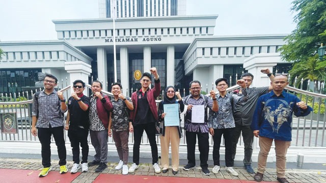 Tim Advokasi menggugat aturan izin tambang ormas agama ke MA. Foto: Tim Advokasi Tolak Tambang