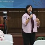 Peneliti Pusat Riset Veteriner (PRVet) Angela Mariana Lusiastuti berbicara tentang kesehatan hewan akuatik. Foto: BRIN