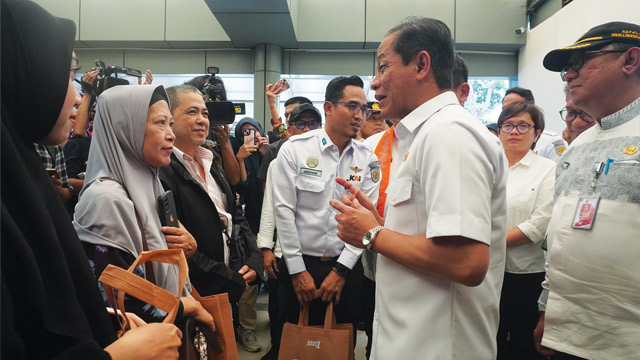 Menteri Lingkungan Hidup Hanif Faisol Nurofiq, mendorong gerakan "Liburan Minim Sampah." Foto: Dini Jembar Wardani