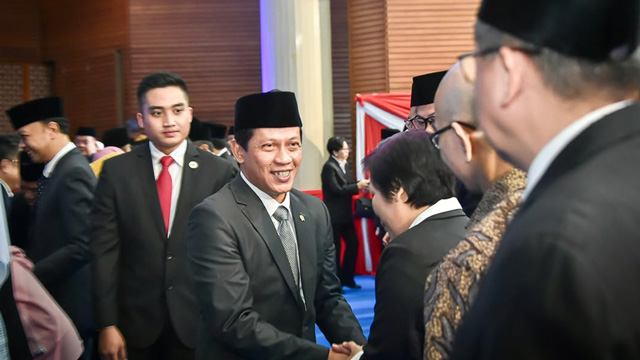 Menteri LH Hanif Faisol Nurofiq melantik 43 pejabat baru dan menekankan penerapan kebijakan lingkungan yang konkret. Foto: Instagram Menteri Lingkungan Hidup @haniffaisolnurofiq