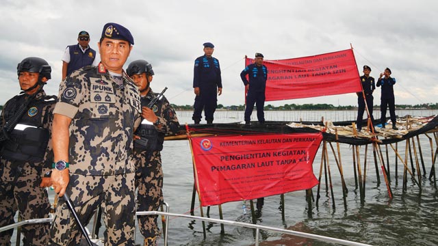 Walhi meminta pemerintah untuk mengusut tuntas pelanggaran tata ruang di laut Tangerang. Foto: KKP
