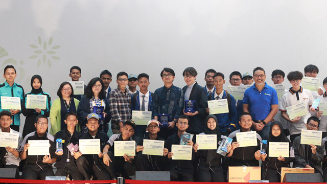 Pelajar Indonesia berlomba menciptakan game bertema keberlanjutan. Foto: Clevio Innovator Camp