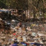 Masyarakat sudah saatnya berhenti bersikap apatis dan mempraktikkan gaya hidup sadar sampah. Foto: Dini Jembar Wardani