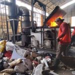 AZWI menyoroti berbagai kelemahan dalam tata kelola pengelolaan sampah di Kabupaten Banyumas, Jawa Tengah. Foto: AZWI