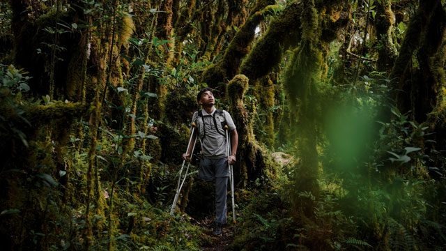 Anggi, seorang penyandang disabilitas yang gemar mendaki gunung, akan mewujudkan impian besarnya untuk mencapai Everest Base Camp, Nepal. Foto: Istimewa