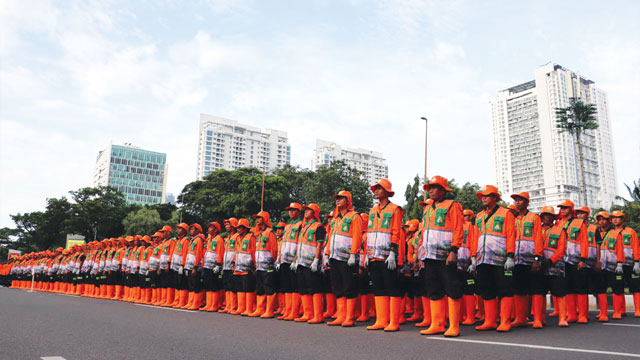Ribuan petugas siap siaga jaga kebersihan Jakarta saat libur Lebaran. Foto: DLH DKI Jakarta