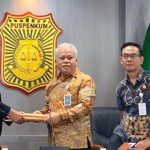 Walhi melaporkan 47 korporasi perusak lingkungan ke Kejaksaan Agung. Foto: Walhi