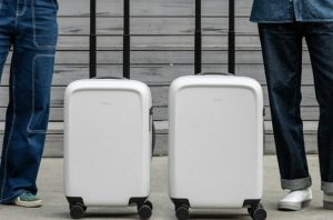 Bellroy meluncurkan koper roda empat ramah lingkungan dari plastik daur ulang. Foto: Yanko Design