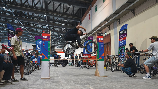 Hari kedua Pameran DXI 2025, pengunjung memadati JICC untuk ikut kompetisi, aktivitas interaktif, dan belanja diskon besar. Foto: DXI