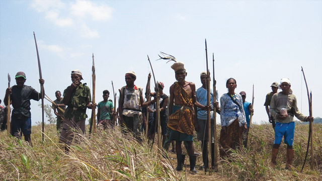 Masyarakat menggugat UU KSDAHE 2024. Foto: Koalisi Kawal RUU Masyarakat Adat