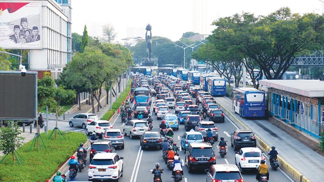 Pemerintah Provinsi (Pemprov) DKI Jakarta berkolaborasi dengan Clean Air Asia (CAA) dan Breathe Jakarta mengajak warga untuk berpartisipasi dalam kampanye #GerakLebihBersih. Foto: Freepik