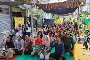 Anak-anak Surabaya mengisi liburan sekolah dengan berkemah ramah lingkungan. Foto: Ecoton