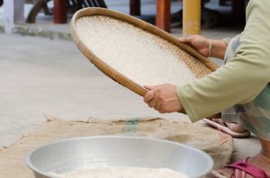 Harga beras di Indonesia melonjak 16% imbas krisis iklim. Foto: Freepik