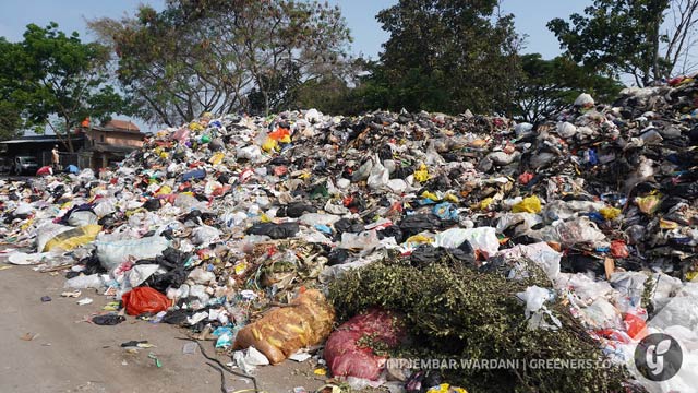 Bandung perlu menentukan arah pengelolaan sampah tanpa solusi semu. Foto: Dini Jembar Wardani