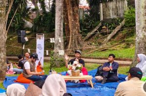 Diskusi kantong plastik. Foto: Dini Jembar Wardani