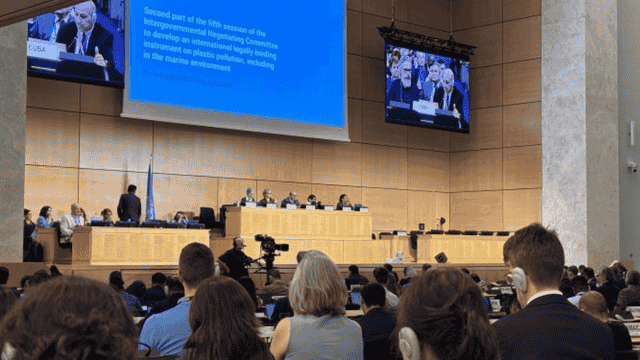 Negosiasi perjanjian plastik global berakhir tanpa kejelasan dan gagal mencapai kesepakatan. Foto: AZWI