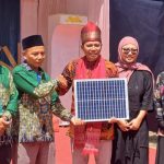 Masjid Buya Syafii Maarif Sijunjung kini teraliri listrik dari panel surya. Foto: MOSAIC