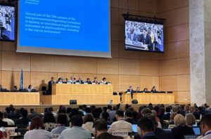 AZWI mengecam keras teks terbaru Perjanjian Global Plastik. Foto: AZWI