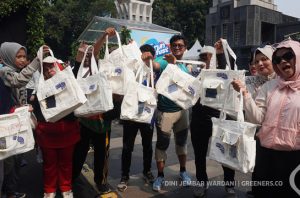 Warga menikmati akhir pekan dengan olahraga dan belajar upcycling. Foto: Dini Jembar Wardani