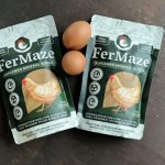 Mahasiswa UGM mengolah limbah ayam menjadi suplemen pakan kaya nutrisi. Foto: Berita UGM