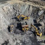 Penghentian ekspansi produksi energi fosil harus jadi komitmen negara-negara di dunia dalam komitmen iklim (NDC). Foto: Freepik