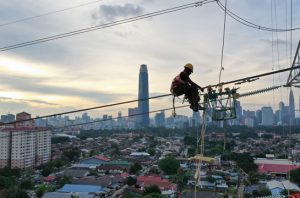 Tim Advokasi Bersihkan Indonesia menggugat rencana ketenagalistrikan nasional. Foto: Freepik