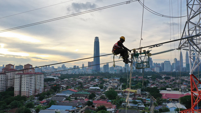 Tim Advokasi Bersihkan Indonesia menggugat rencana ketenagalistrikan nasional. Foto: Freepik