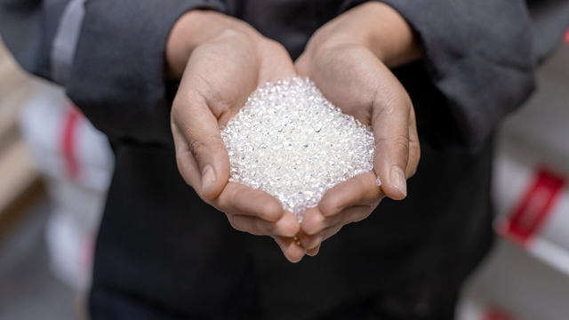 Dietplastik Indonesia mendesak Menteri Keuangan Purbaya Yudhi Sadewa mengembalikan rencana penerapan cukai bijih plastik. Foto: Freepik