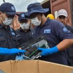 KLH menggagalkan masuknya 73 kontainer limbah elektronik ilegal asal AS. Foto: KLH