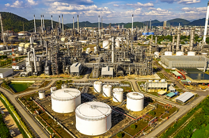 Tiga bank internasional membiayai proyek LNG tangguh berisiko di Papua. Foto: Freepik