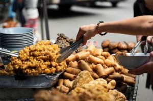 Ilustrasi kuliner ramah lingkungan. Foto: Freepik