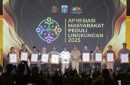 Pemprov DKI kembali beri penghargaan kepada penggiat lingkungan. Foto: DLH DKI Jakarta