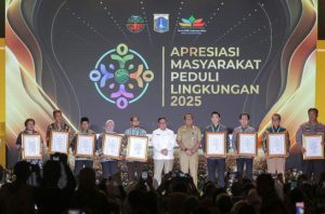 Pemprov DKI kembali beri penghargaan kepada penggiat lingkungan. Foto: DLH DKI Jakarta