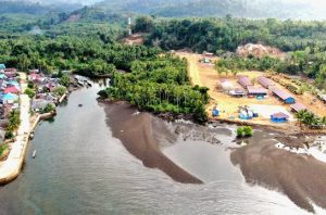 Rakyat Pulau Wawonii, Sulawesi Tenggara telah menulis ulang sejarah perlawanan terhadap tambang di Indonesia. Foto: Jatam