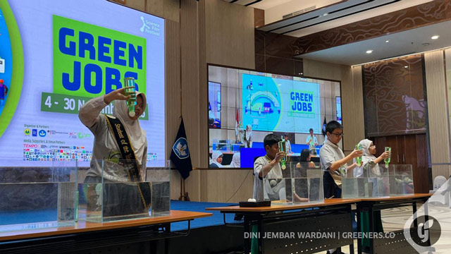 Science Film Festival 2025 ajak pelajar mengenal green jobs dan eksperimen sains. Foto: Dini J. Wardani