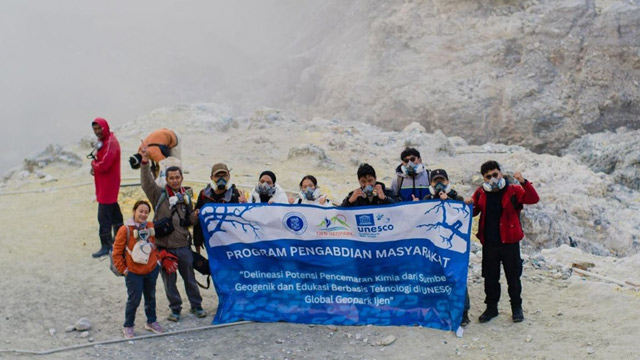 Tim lintas disiplin ITB petakan potensi pencemaran air di kawasan Ijen. Foto: ITB