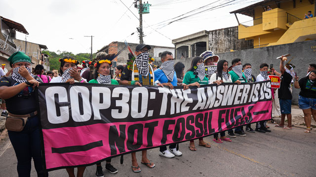 Greenpeace menilai Konferensi Iklim Perserikatan Bangsa-Bangsa ke-30 (COP30) di Belém, Brasil tidak menghasilkan peta jalan yang jelas. Foto: Filipe Bispo / Greenpeace