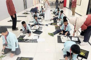 FMIPA UI ajak siswa SD eksplorasi tanaman lewat ecoprinting. Foto: Berita UI