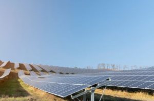 Investasi hijau China dapat mendongkrak transisi energi dan ekonomi Indonesia. Foto: Freepik