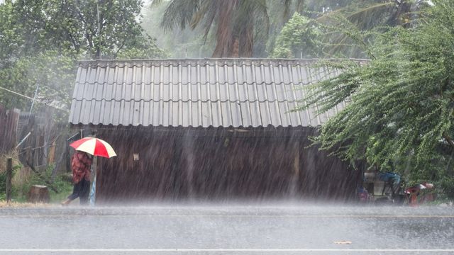 Waspada cuaca ekstrem. Foto: Freepik