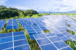 PLTS 1 MW per desa terkendala tata kelola dan biaya. Foto: Freepik