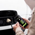 Studi Clean Air Asia menyebut transisi kendaraan listrik 100 persen dapat mencegah 700 ribu jiwa kematian dini pada 2060. Foto: Freepik