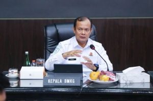 BMKG mengimbau masyarakat mewaspadai hujan ekstrem dan angin kencang jelang Nataru. Foto: BMKG