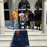 PSE UGM salurkan PLTS portabel di wilayah terdampak bencana di Aceh. Foto: UGM