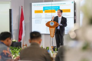 Menteri LH mendesak DPRD memperkuat anggaran pengelolaan sampah. Foto: KLH