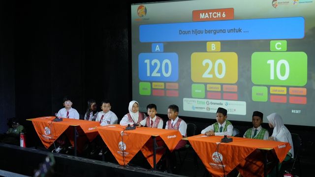 Pelajar adu pengetahuan dalam cerdas cermat Jagat Satwa Nusantara 2026. Foto: Jagat Satwa Nusantara