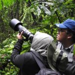 Mengamati burung air. Foto: Burung Indonesia